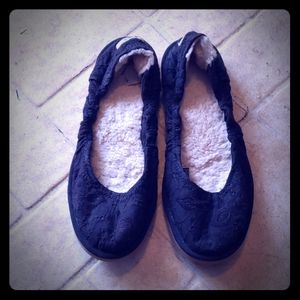 Ugg Slippers, sz 8 (U.S.)